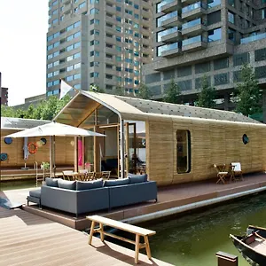 Vakantiehuis Wikkelboat Nr4 At Floating Rijnhaven